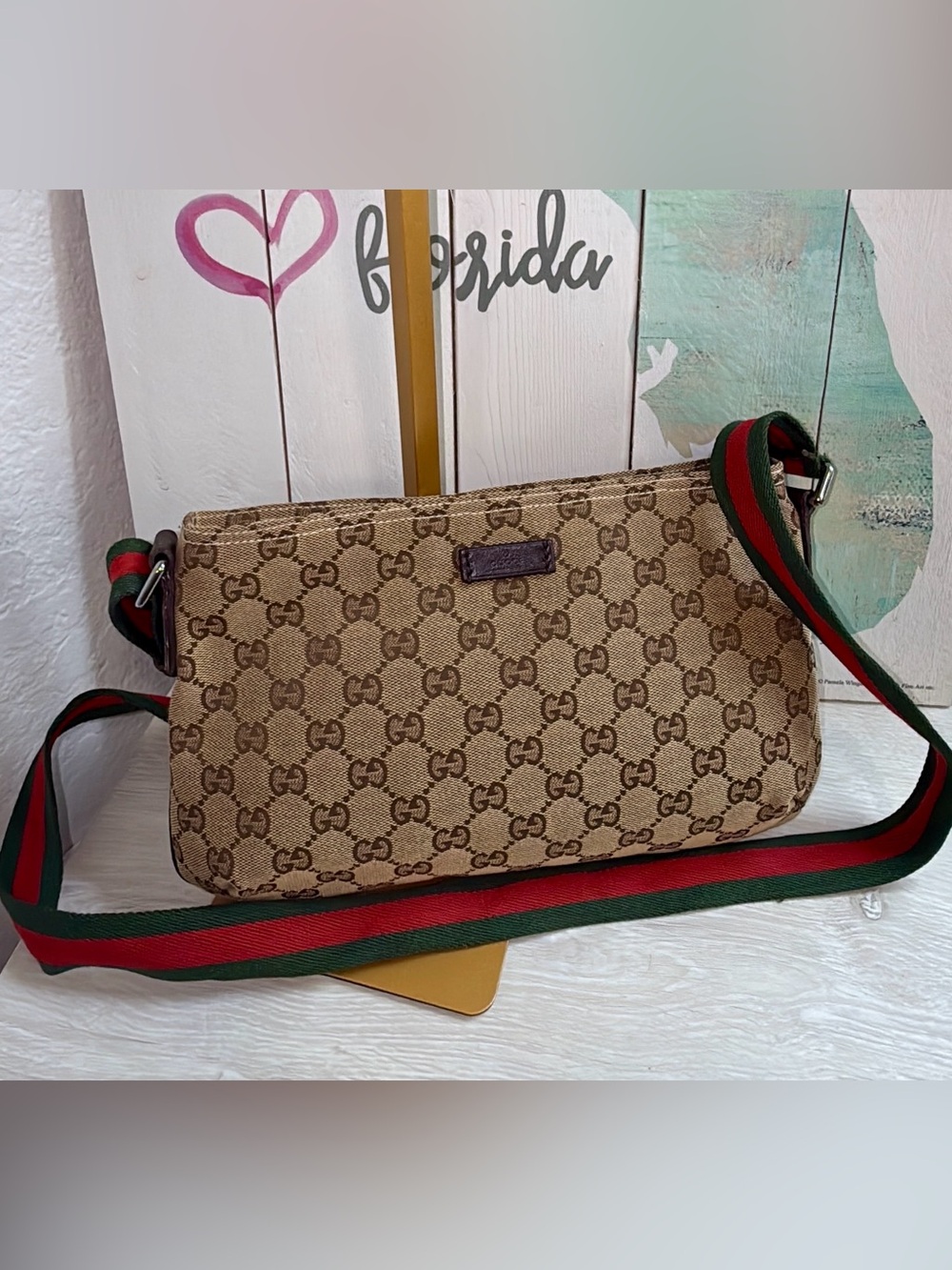 Vintage 2010 GUCCI GG canvas messenger shoulder bag nice condition